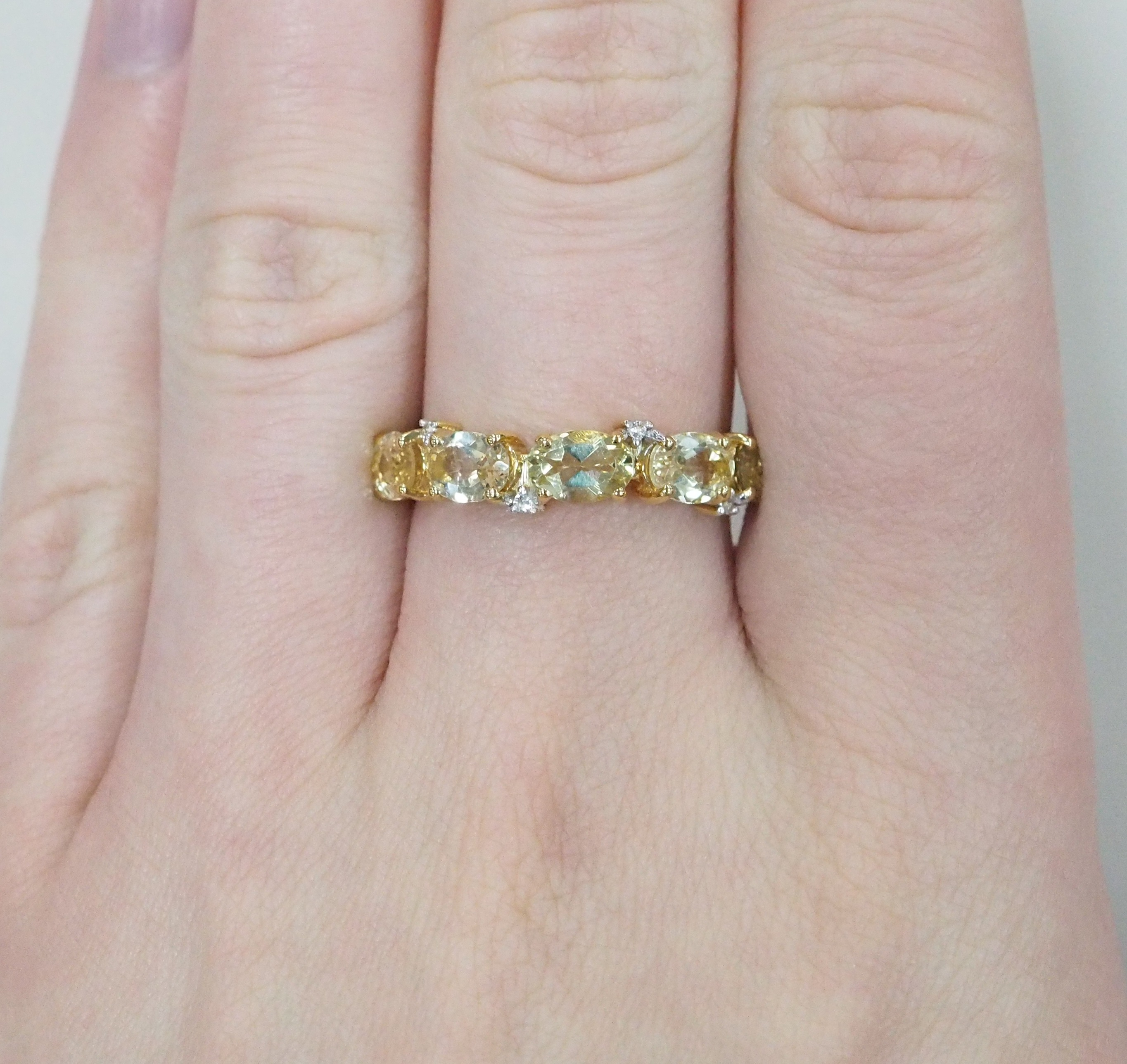 Серебряное кольцо с гелиодорами